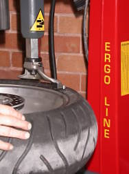 Motorbike tyre bead breaker machine